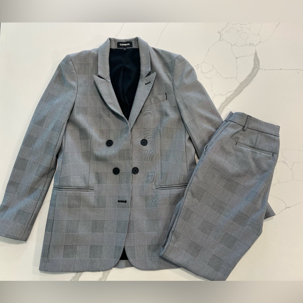 Express Suit